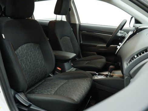 New 2026 Mitsubishi Outlander Sport LE AWD/4WD image 19