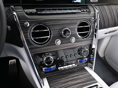 New 2026 Rolls-Royce Cullinan AWD/4WD image 21