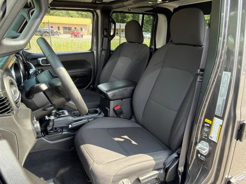 Used 2023 Jeep Gladiator Sport AWD/4WD image 22