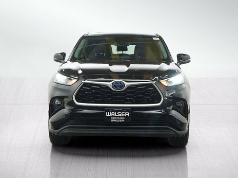 Used 2020 Toyota Highlander XLE AWD/4WD image 8