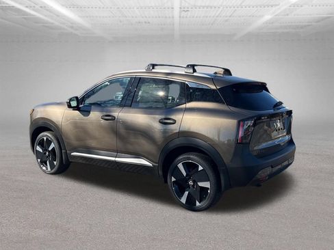 New 2025 Nissan Kicks SR w/ Illumination Package AWD/4WD image 2