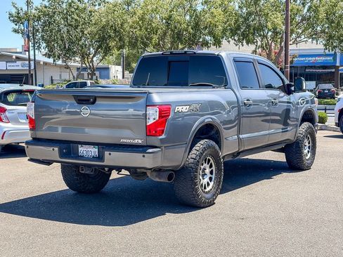 Used 2019 Nissan Titan PRO-4X w/ Pro-4x Convenience Package AWD/4WD image 4