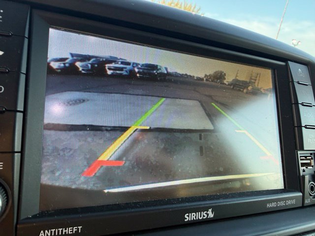 Used 2013 Chrysler Town & Country Touring FWD image 3