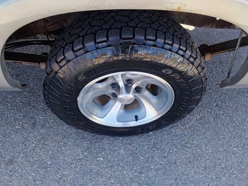 Used 2001 Chevrolet S10 Pickup LS w/ Preferred Equipment Group image 15