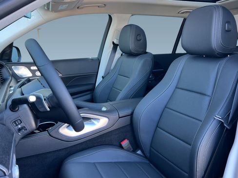 Certified 2026 Mercedes-Benz GLS 450 4MATIC image 19