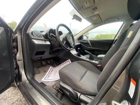 Used 2010 MAZDA MAZDA3 i Touring image 9