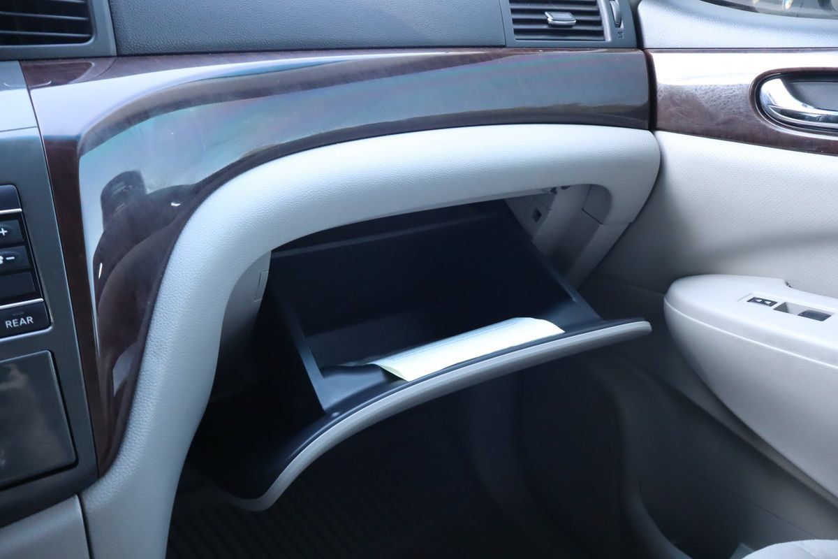 Used 2014 Nissan Quest S FWD image 35