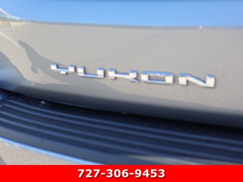Used 2023 GMC Yukon SLT RWD image 9
