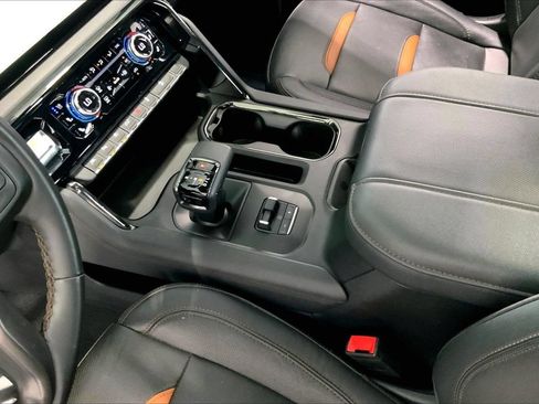 Used 2023 GMC Sierra 1500 AT4 w/ AT4 Premium Package AWD/4WD image 17