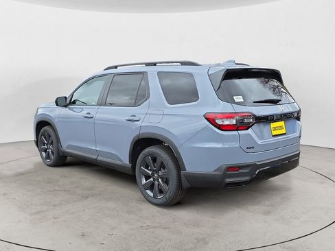 New 2026 Honda Pilot Sport image 3