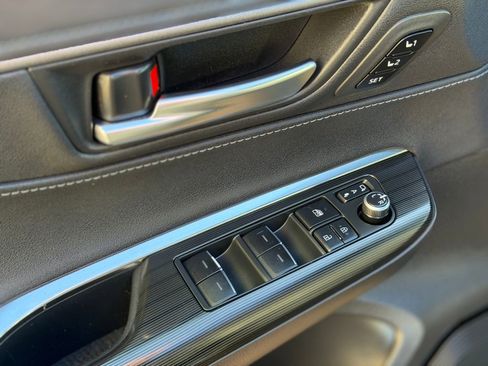 Used 2021 Toyota Venza XLE w/ Softex Package image 24