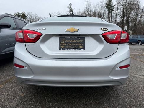 Used 2018 Chevrolet Cruze LS image 8