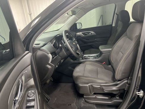 Used 2021 Chevrolet Traverse LS FWD image 19