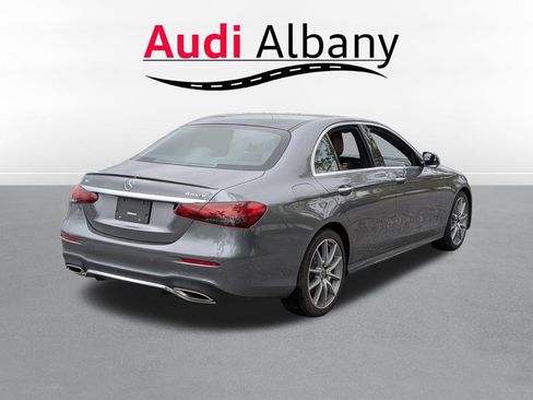 Used 2023 Mercedes-Benz E 350 4MATIC Sedan image 4