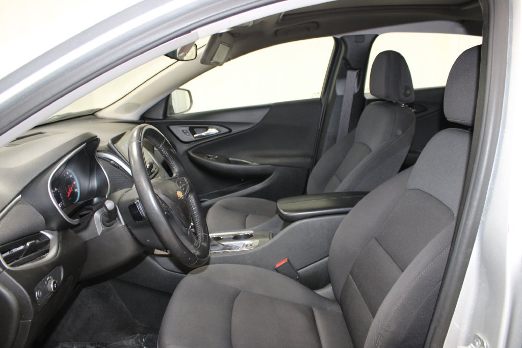 Used 2022 Chevrolet Malibu LT FWD image 16