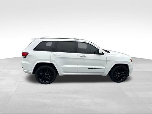 Used 2019 Jeep Grand Cherokee Altitude image 6