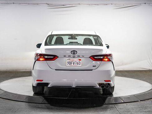 Certified 2022 Toyota Camry SE FWD image 4