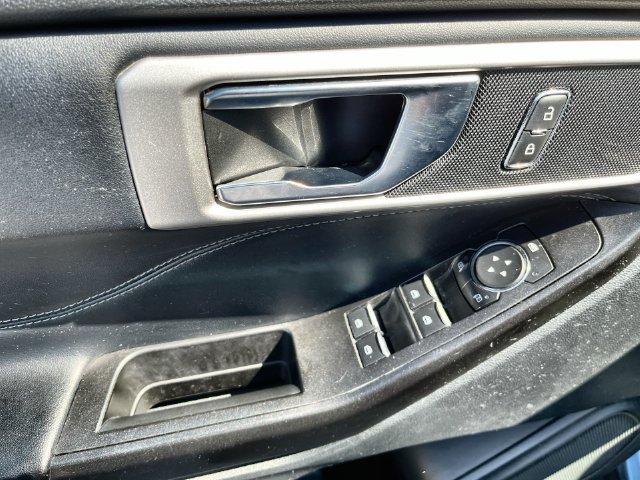 Used 2020 Ford Explorer XLT w/ Equipment Group 202A AWD/4WD image 23
