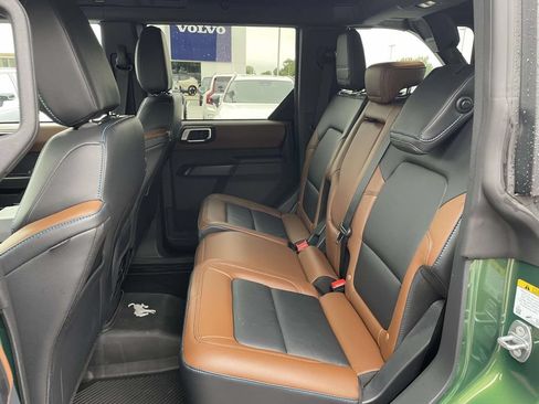 Used 2024 Ford Bronco Outer Banks AWD/4WD image 3