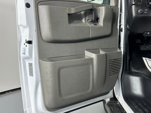 Used 2023 Chevrolet Express 3500 LS image 28