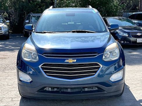 Used 2017 Chevrolet Equinox LT FWD image 2