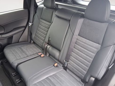 New 2026 Mitsubishi Outlander SE FWD image 13