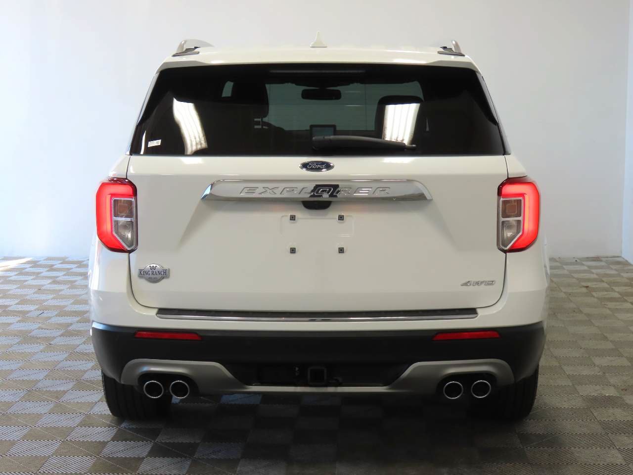Used 2023 Ford Explorer King Ranch w/ Technology Package AWD/4WD image 4