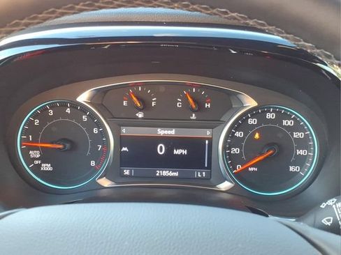 Used 2023 Chevrolet Traverse LT FWD image 27