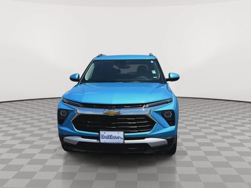 Used 2025 Chevrolet TrailBlazer LT AWD/4WD image 3