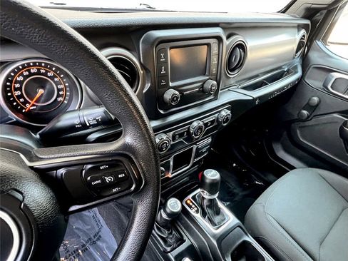 Used 2018 Jeep Wrangler Unlimited Sport image 12