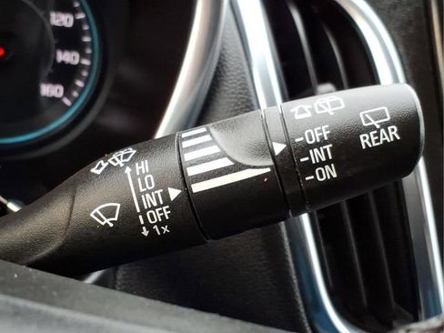 Used 2023 Chevrolet Equinox LT image 28