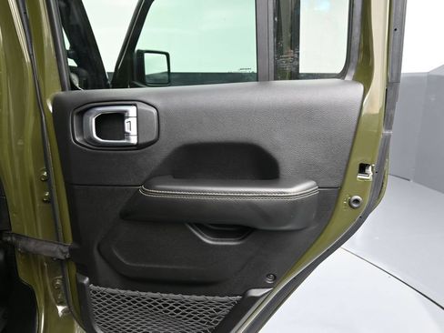 Used 2024 Jeep Wrangler Unlimited Sahara w/ Technology Group AWD/4WD image 14