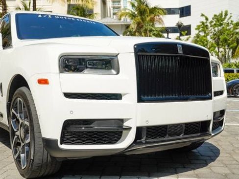 Used 2024 Rolls-Royce Cullinan image 24