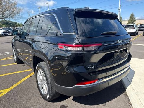 Used 2023 Jeep Grand Cherokee Limited w/ Luxury Tech Group II AWD/4WD image 6