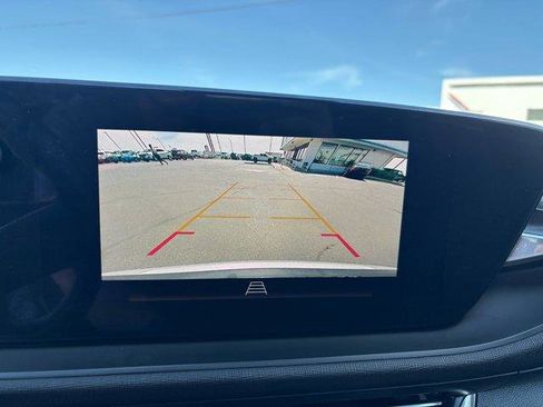 Used 2025 Buick Envista Preferred FWD image 23