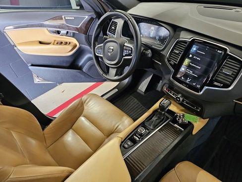 Used 2017 Volvo XC90 T6 Momentum w/ Vision Package image 23