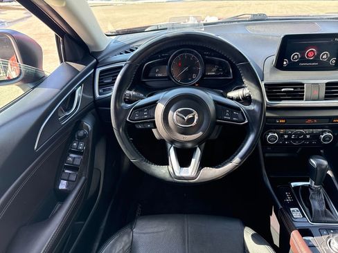 Used 2018 MAZDA MAZDA3 Grand Touring image 15