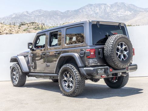 Used 2021 Jeep Wrangler Unlimited Rubicon AWD/4WD image 7