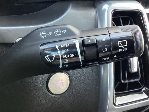 Used 2023 Kia Sorento SX AWD/4WD image 30