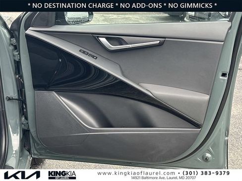 Used 2025 Kia Niro EX Touring FWD image 15