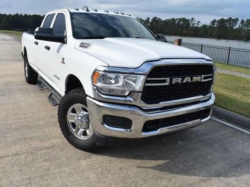 Used 2019 RAM 2500 Tradesman w/ Chrome Appearance Group image 2