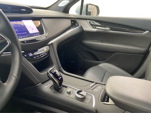 Used 2025 Cadillac XT5 Premium Luxury image 34