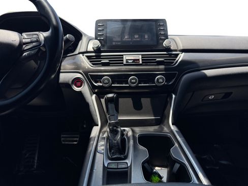 Used 2018 Honda Accord Sport image 11
