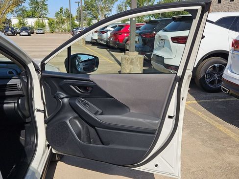 Used 2025 Subaru Crosstrek 2.5i Premium AWD/4WD image 33