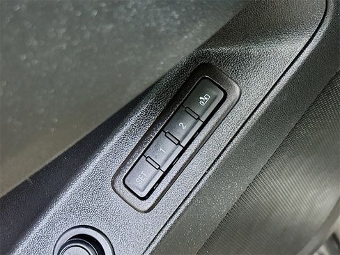 Used 2021 Chevrolet Equinox Premier image 20