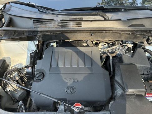 Used 2016 Toyota Highlander XLE FWD image 42