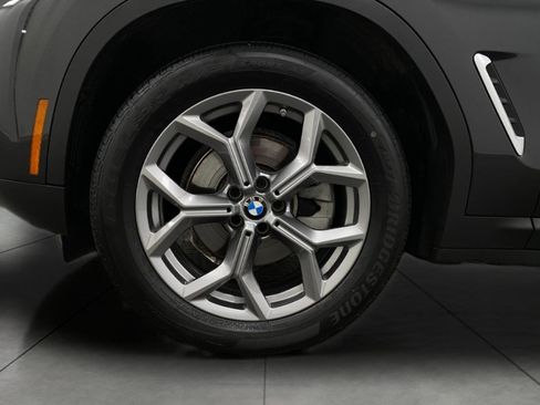 Certified 2025 BMW X4 xDrive30i image 12