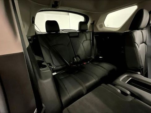 Used 2025 Honda Pilot Touring image 34