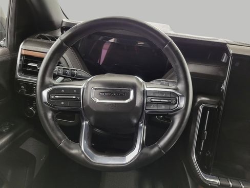 Used 2025 GMC Yukon XL Denali image 10