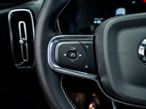 Used 2021 Volvo XC40 P8 Recharge w/ Advanced Package image 41